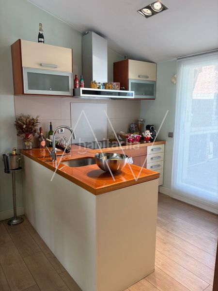 Foto 83b6b979-de03-4420-aa80-3200f3817f91. Duplex con riscaldamento in Centre Sabadell