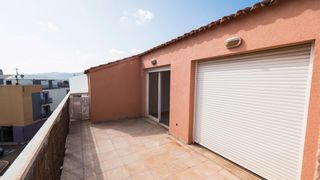 Ático en Calle colombia. Ático con 3 habitaciones con ascensor