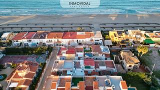 Casa adossada a Carrer riu sec 3. Adosado playa les deveses denia
