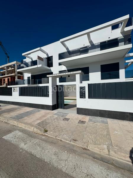 Foto 24eb0b61-db56-4401-9d20-bc3612157a33. Apartament a carrer del cedre 11 a Oliva playa Oliva