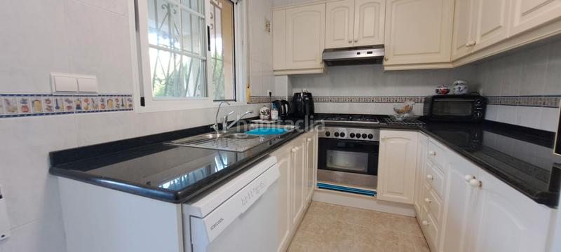 Foto 1cb81e2b-f1b6-4852-989d-8ffc3b49d738. Casa adossada a carrer riu seta 1 a Devessa - Monte Pego Dénia