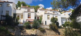 House in Urbanització les bassetes 5. Adosado les bassetes adsubia