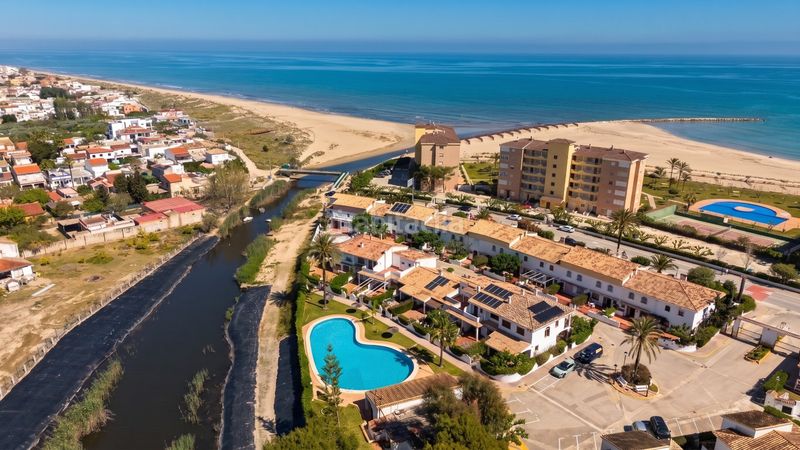 Foto 4e8b1e0a-a7da-479d-b93b-e8cba13f6cb1. Maison jumelée dans carretera les marines racons a Dénia 5 dans Dénia