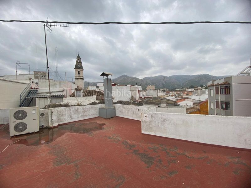 Foto c0ad0f5c-8988-4f6e-be1e-f62e8cab9d9f. Edifici a carrer capità cendra 13 a Pego