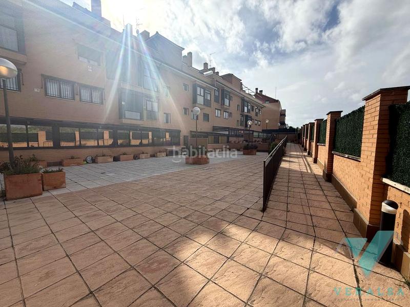 Foto 264f6656-2518-44e2-8246-a10371e7ec8b. Zweistöckige wohnung mit heizung parking in Cobeña