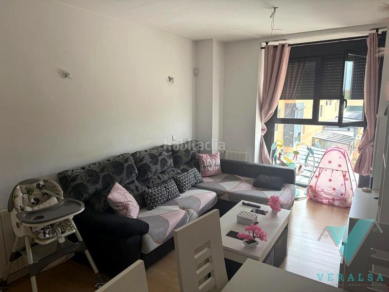 Foto bc4820bd-cebb-4d54-b351-496e417c00b7. Zweistöckige wohnung mit heizung parking in Cobeña