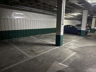 Aparcament cotxe a Paseo de maría de maeztu 12