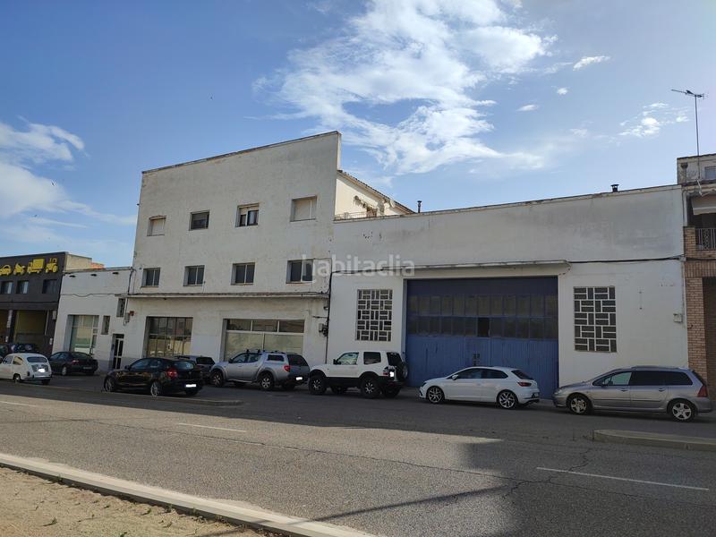 Foto a043471f-0754-4b21-bfe1-749dca6b249f. Nave industrial en venda a les borges blanques. finca urbana composta per varies naus industrials, terreny i vivenda. ocupa una superfície total d en Borges Blanques (Les)