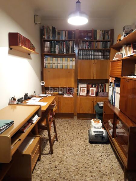 Foto dfe3a0ad-3e14-4b5a-b650-be1f3f2c137d. Nave industrial en venda a les borges blanques. finca urbana composta per varies naus industrials, terreny i vivenda. ocupa una superfície total d en Borges Blanques (Les)