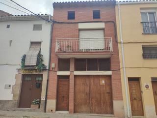 Casa a Carrer de santa justina 84. Casa en venda de 257 m2 de superfície construïda sobre un solar