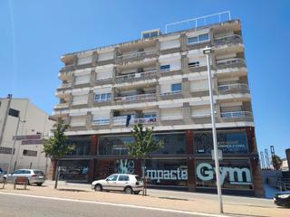 Piso en Avinguda de francesc maci 34. Pis en venda de 91 m2 de superfcie situat al municipi de les bo