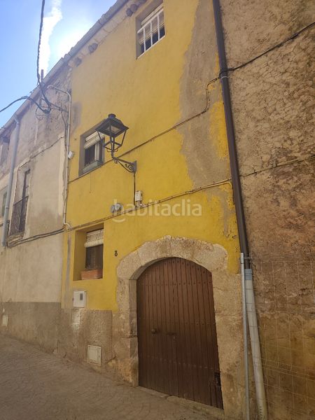 Foto 0fb7fc9e-4f27-4b0f-a9b5-cd40e7e3c66b. Casa a carrer de la creu 3 a Ulldemolins