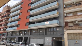 Lloguer Aparcament cotxe a Avinguda de la sardana 4. Plaça d'aparcament en lloguer.