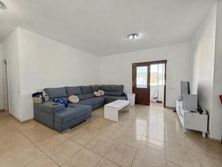 Appartement in Calle juana blanca, san cristóbal de la laguna, spain 28. Buscas un hogar con historia y espacio para vivir a lo grande?