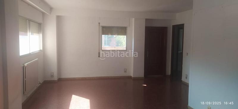 Foto d943e95d-715d-423e-bb6f-e673d2c8224e. Pis amb calefacció aparcament a Ciudad Jardín - Parque Roma Zaragoza