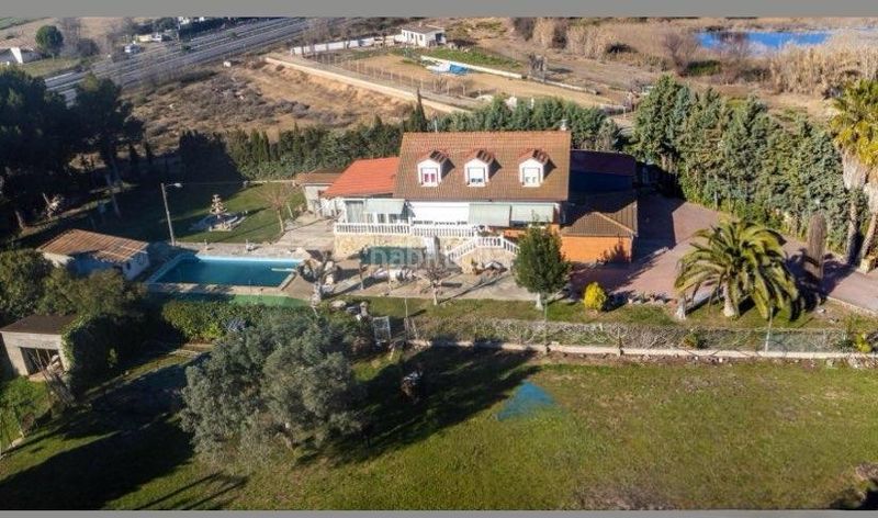 Foto 0f392b73-2194-407e-a452-67702ab4ff04. Casa amb calefacció aparcament piscina a Casetas-Villarrapa Zaragoza