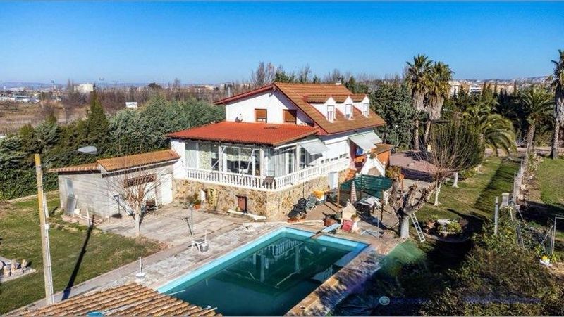 Foto e75d1fd2-bbb4-4f80-a419-9c7d150066ac. Casa en Casetas-Villarrapa Zaragoza