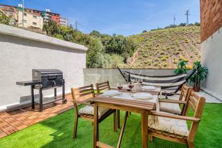 Casa  Sant agustí. Casa esquinera reformada con terraza y garaje
