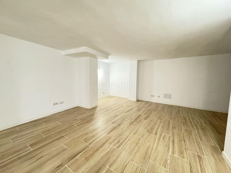 Foto 44e876ea-a1f5-434e-bee1-ee9d469fb923. Local comercial a carrer petra 1 a Campos