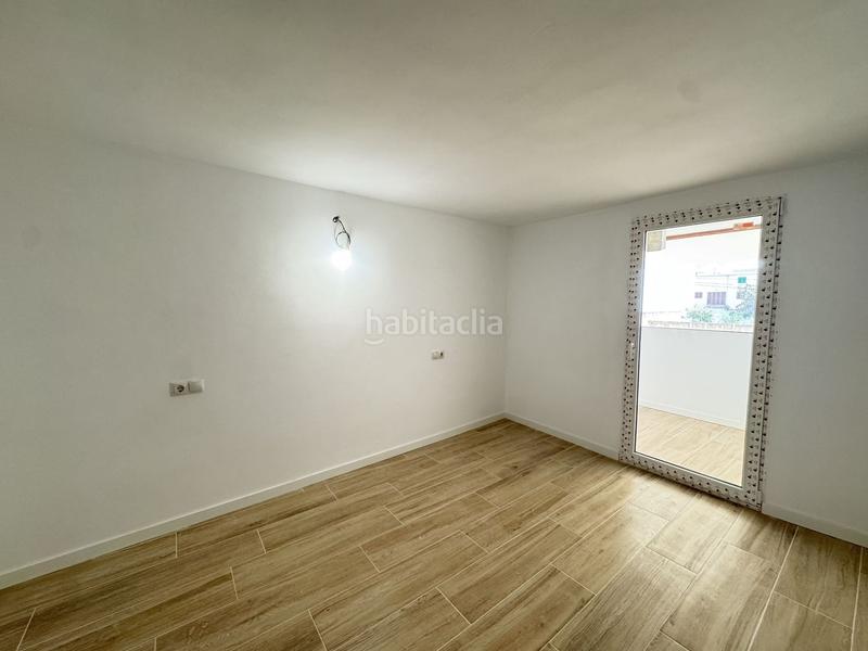 Foto b2fd68d4-86c4-4a1f-a33c-a057e497ddd4. Local comercial a carrer petra 1 a Campos