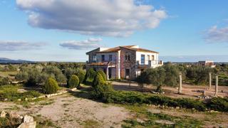 Finca rústica a Campos. En venta finca rústica de unos 330 m2 construidos