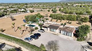 Masia  Ses comunes. Encantadora finca rústica en campos