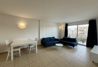 Appartement  Ronda catalunya 50. Descubre este acogedor primer piso en campos