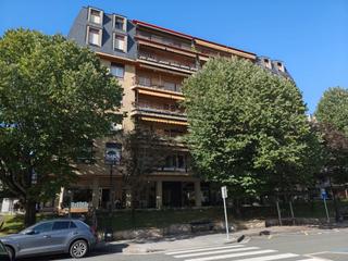 Lloguer Aparcament cotxe en Gipuzkoa kalea 15. Garaje cerrado muy espacioso y con fcil maniobra para todo tipo