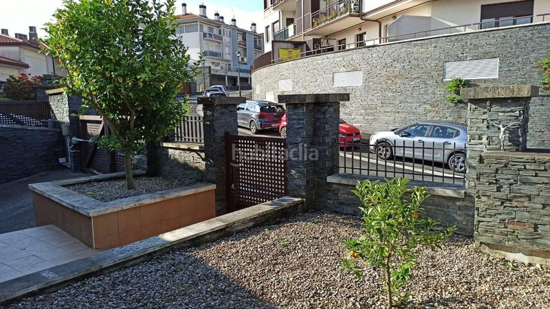 Foto 7ab0b329-f71a-4e42-aac5-5ff4946aaf13. Casa adossada amb xemeneia calefacció aparcament a Aia