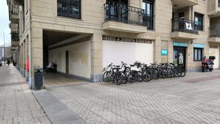 Lloguer Local Comercial  Bizkaia kalea. Local sin acondicionar: céntrico, amplio y con muy versátil