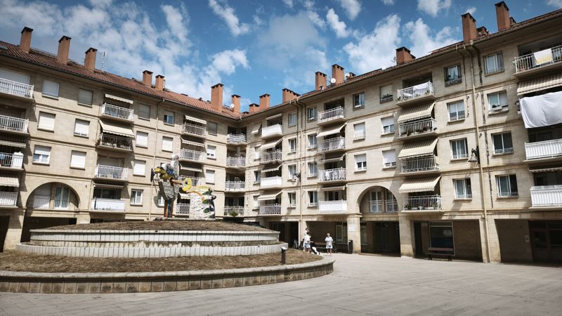 Foto 3046a646-e496-415c-90b1-0ac3d8f7c3cc. Pis amb calefacció aparcament a Zarautz