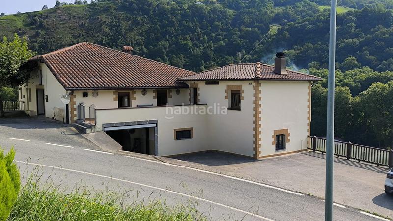 Foto 0c3d41fb-3e75-493f-975e-f1170b392a43. Masía lado sur de caserío, con terrenos en Aizarnazabal