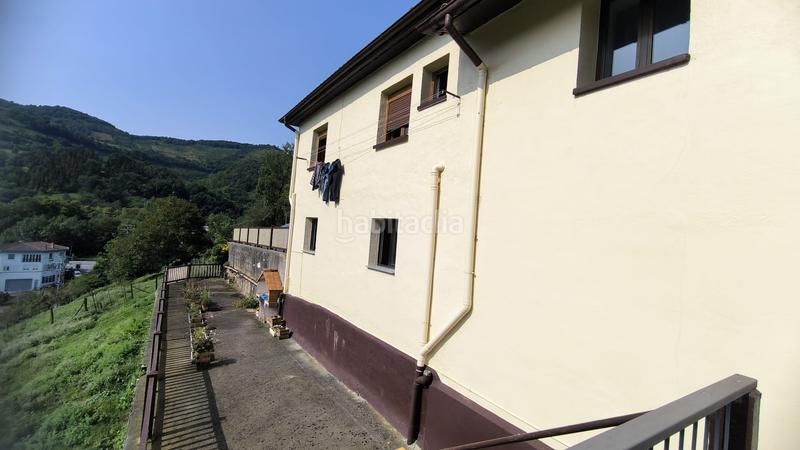 Foto a8742113-9e14-404f-85c9-4ef0e61c1c83. Masía lado sur de caserío, con terrenos en Aizarnazabal