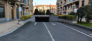 Lloguer Aparcament cotxe a Erribera zaharra kalea 4. Garaje cerrado apto para coches grandes
