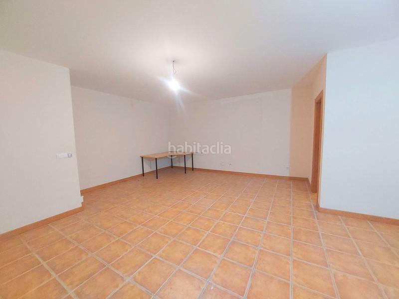 Foto d56284d4-9dba-48d6-bdfc-e0bdcde8cb32. Location appartement avec chauffage parking dans Valdefierro Zaragoza