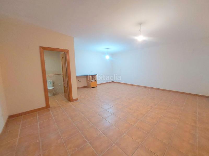 Foto 7a4a9c4d-2b0b-4243-8fb3-009d44b5789d. Rent flat with heating parking in Valdefierro Zaragoza