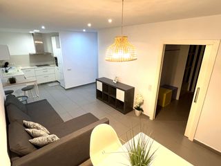 Location Appartement à Eixample. Planta baja amueblada con acceso independiente en sant joan desp