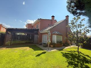 Maison jumelée à Aldeamayor de San Martín
