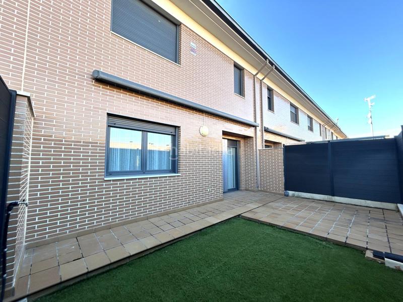 Foto 0f8b6a8a-b252-4856-bbe8-7ee642cff4b1. Casa a schiera con riscaldamento parcheggio in Laguna de Duero