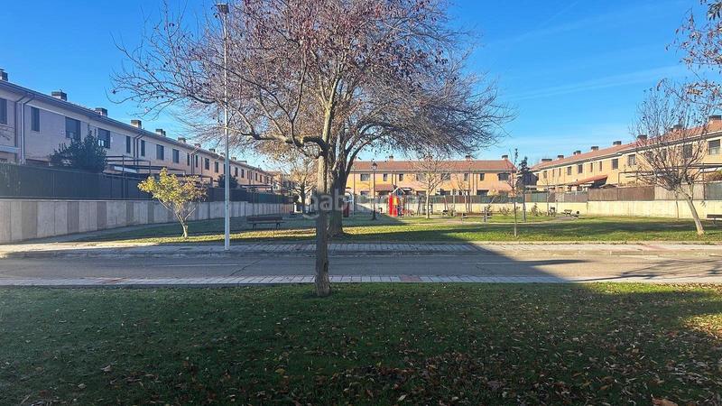 Foto 471e1906-8c67-45a9-af95-03f350e2a15f. Casa a schiera con riscaldamento parcheggio in Laguna de Duero