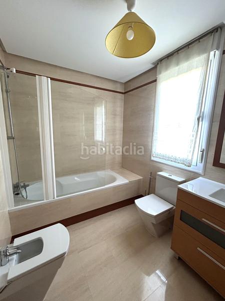 Foto 75638b8b-ac59-4ce5-9174-3a284495c617. Casa a schiera con riscaldamento parcheggio in Laguna de Duero