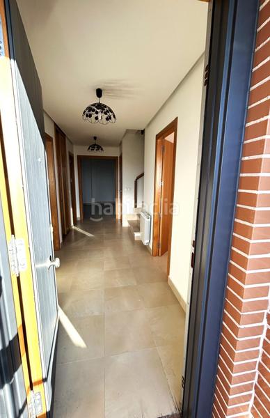 Foto b8ab98c5-fae3-4447-aae8-29e0f3f6ce1e. Casa a schiera con riscaldamento parcheggio in Laguna de Duero