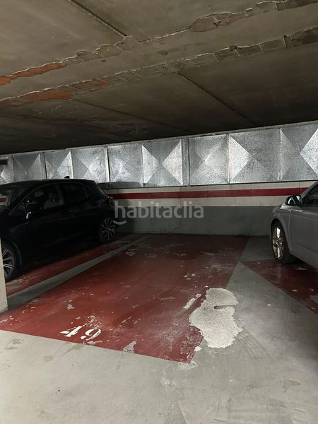 Foto e44e7030-97fd-4fa5-bc83-82dd781e7f5b. Aparcament cotxe a Laguna de Duero