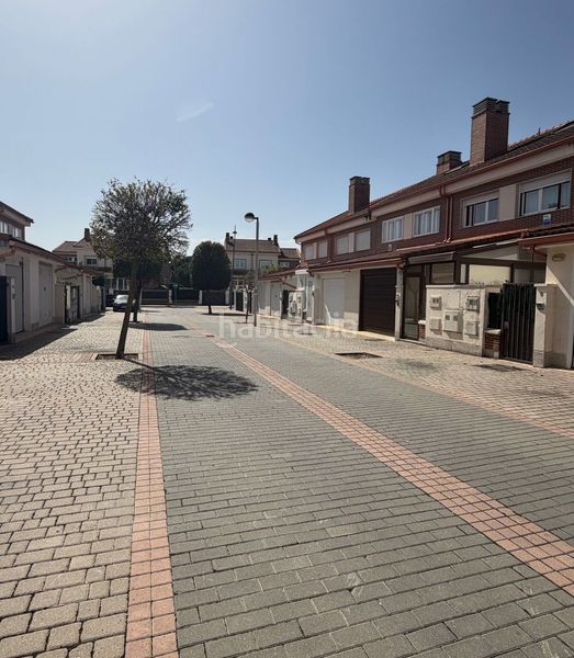 Foto 7f847430-c222-4207-b672-b6ef4faaa969. Casa adossada amb calefacció aparcament piscina a Boecillo