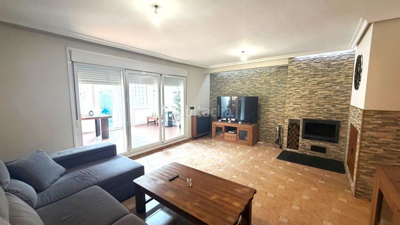 Foto b2d4521e-ef45-45e5-b445-875f4507937f. Casa adossada amb calefacció aparcament piscina a Boecillo