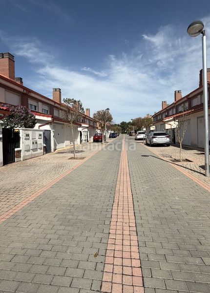 Foto f7916efe-a68b-4e02-a3e5-b885489a663a. Casa adossada amb calefacció aparcament piscina a Boecillo