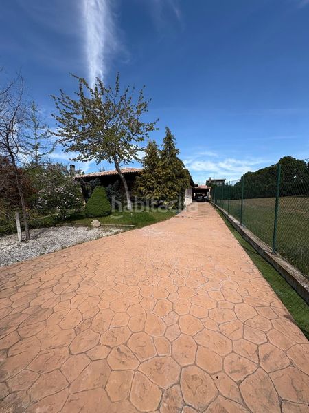 Foto 62269459-4e16-4c13-a7d6-2dfdd3bcb8ff. Casa amb calefacció aparcament piscina a Laguna de Duero