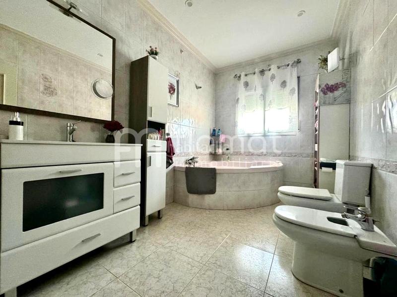 Foto 2c84f077-3a0c-46dc-8337-2b7878f760b8. Casa  en venta en Riells i Viabrea