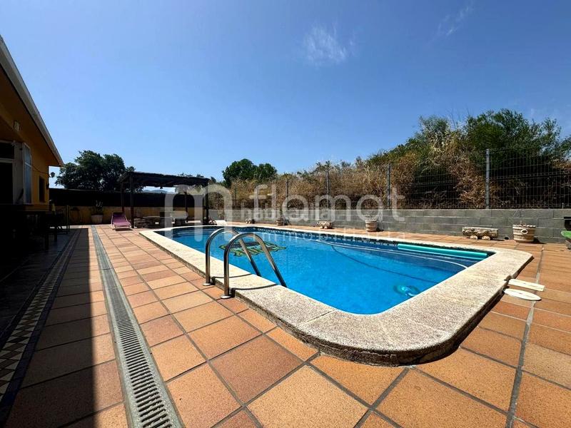 Foto 3eae5361-cd40-453f-a486-dba4bb858a26. Casa  en venta en Riells i Viabrea