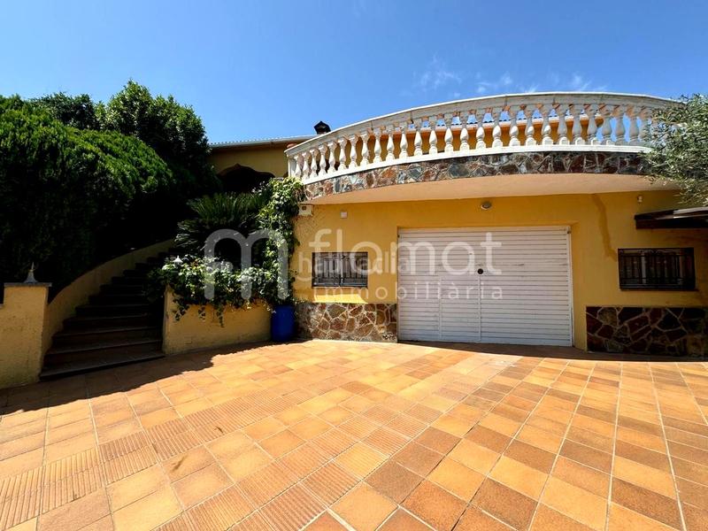 Foto 433dc9d8-cced-45a3-a70f-80b72a60b52f. Casa  en venta en Riells i Viabrea